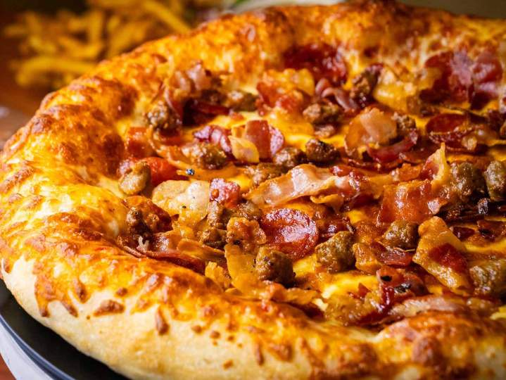 2 Grandes Pizzas Amateur de viande - 44$